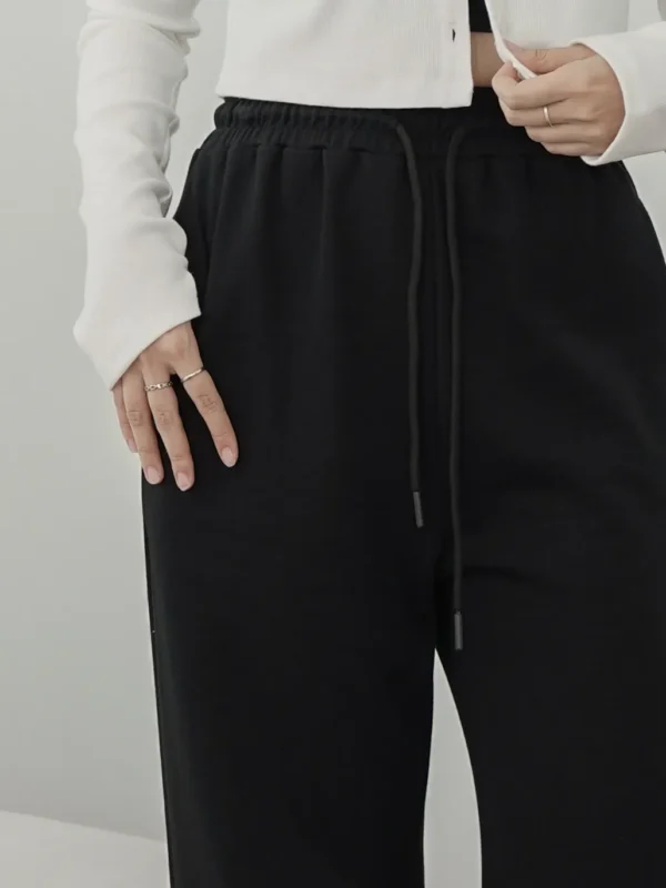 The Ordinary Jogger - Image 2