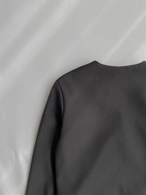 Amelia Plain Outer - Image 6