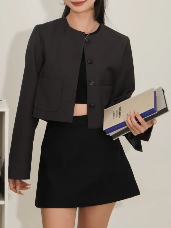 Amelia Plain Outer - Image 2