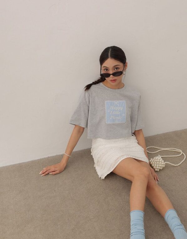 Cropped Cotton Short Sleeve Top with Gingham Embroidery Patch Design - Image 5